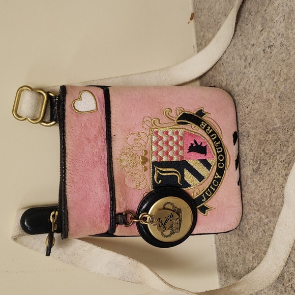 Juicy Couture Handbags - Pink Juicy Couture Crossbody Bag Purse Vintage Y2K velour